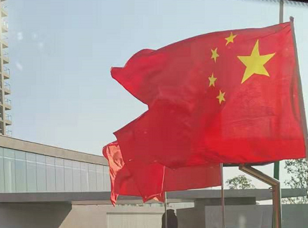 ף���҂��������70���꣬���c70����ף���Z�����c70��l(f��)����Ȧ�ľ���